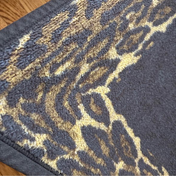 Orion Biederlack Fleece blanket reversible Tiger Profile & Print 53” x 72” USA - Picture 5 of 8